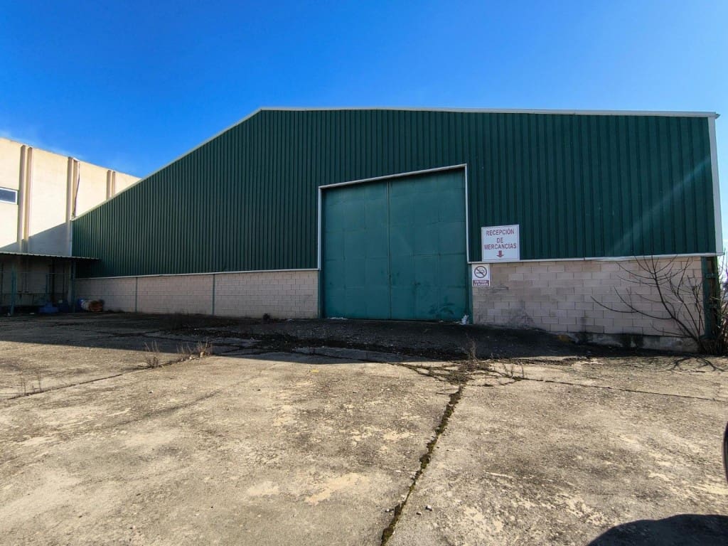 Commercial for sale in Tarancon - € 6,000,000 (Ref: 9711889)