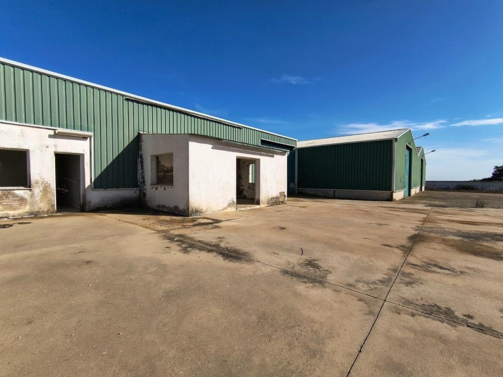 Commercial for sale in Tarancon - € 6,000,000 (Ref: 9711889)