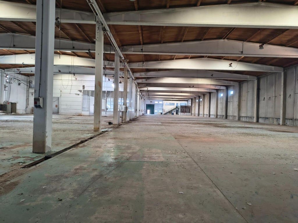 Commercial for sale in Tarancon - € 6,000,000 (Ref: 9711889)