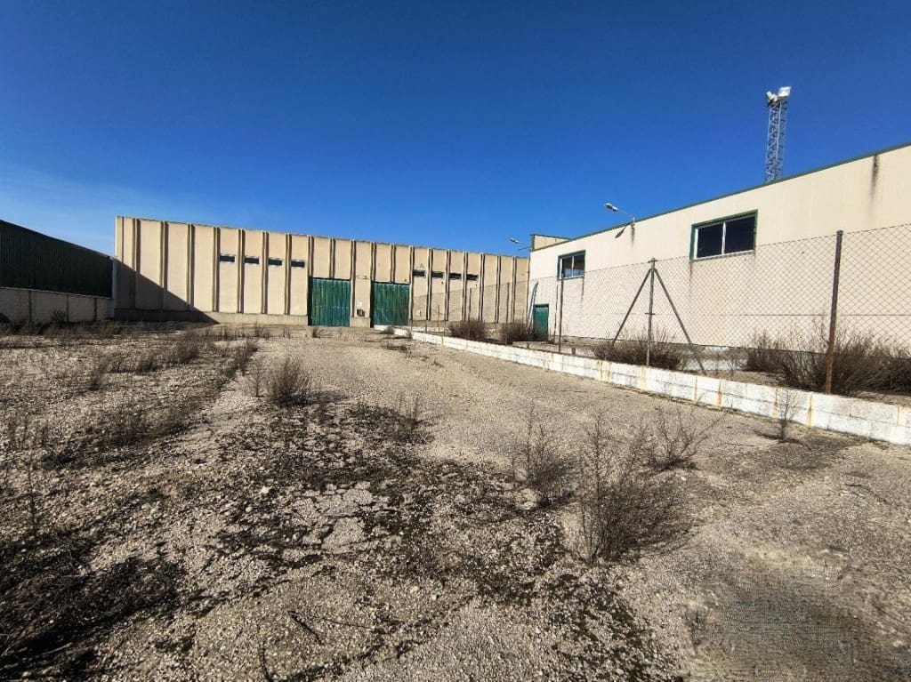 Commercial for sale in Tarancon - € 6,000,000 (Ref: 9711889)