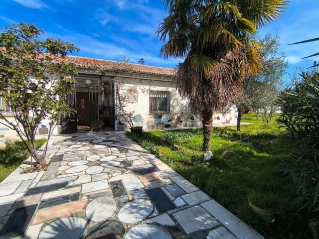 4 bedroom Villa for sale in Humanes with garage - € 369,000 (Ref: 9711890)