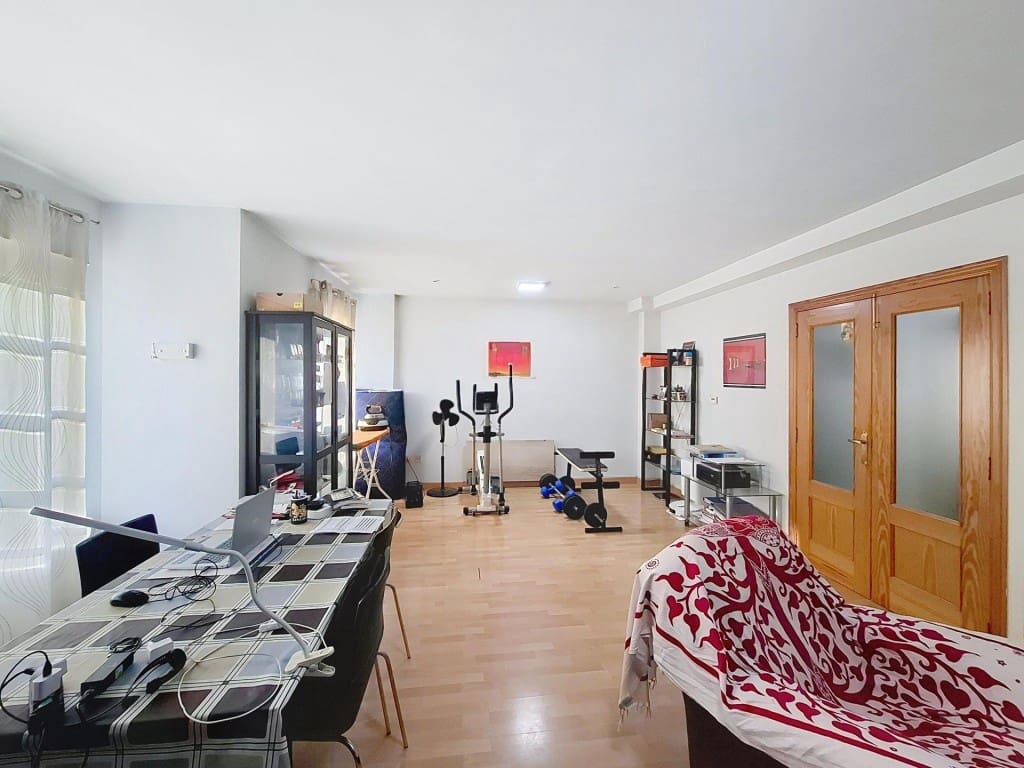 3 bedroom Apartment for sale in Llutxent - € 89,900 (Ref: 9714816)