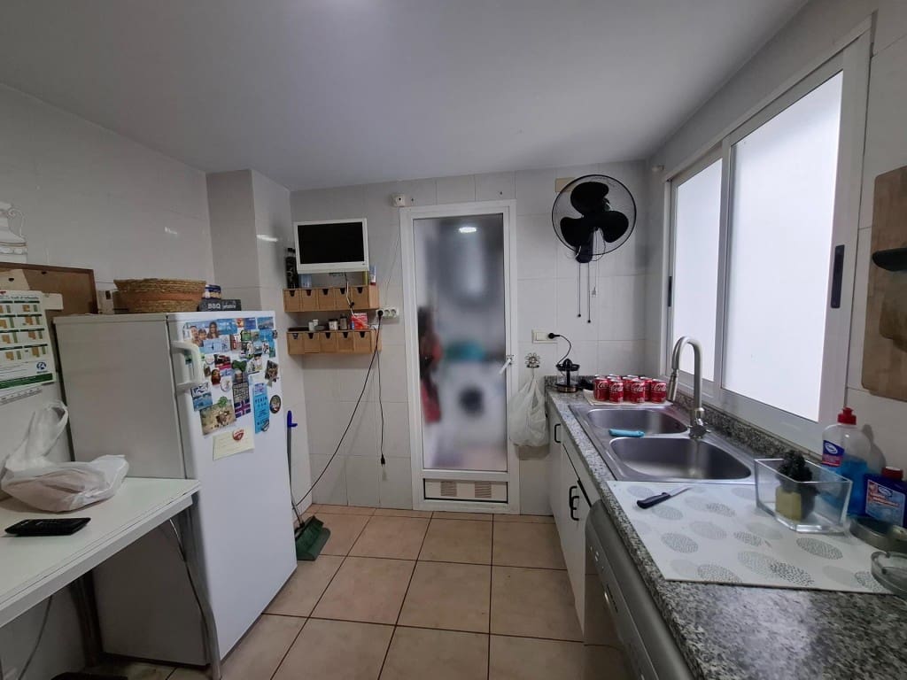 3 bedroom Apartment for sale in Llutxent - € 89,900 (Ref: 9714816)