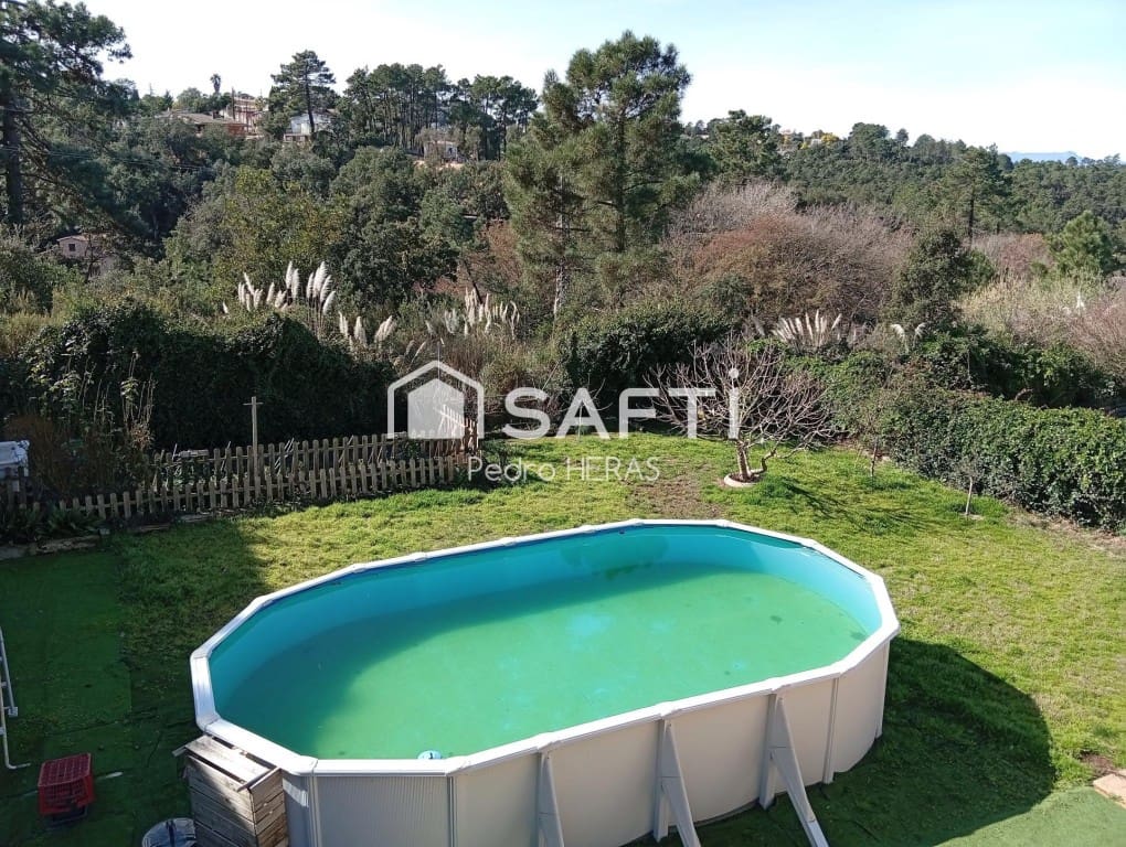 3 bedroom Villa for sale in Lloret de Mar with pool garage - € 285,000 (Ref: 9714817)
