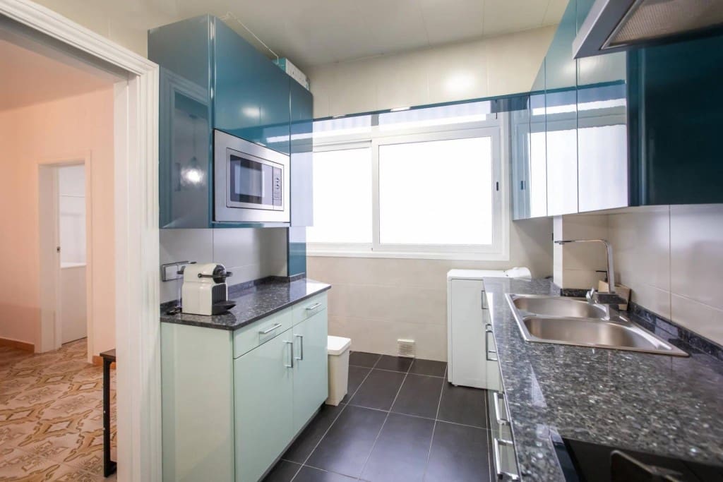 3 bedroom Apartment for sale in Barcelona city - € 260,000 (Ref: 9714818)