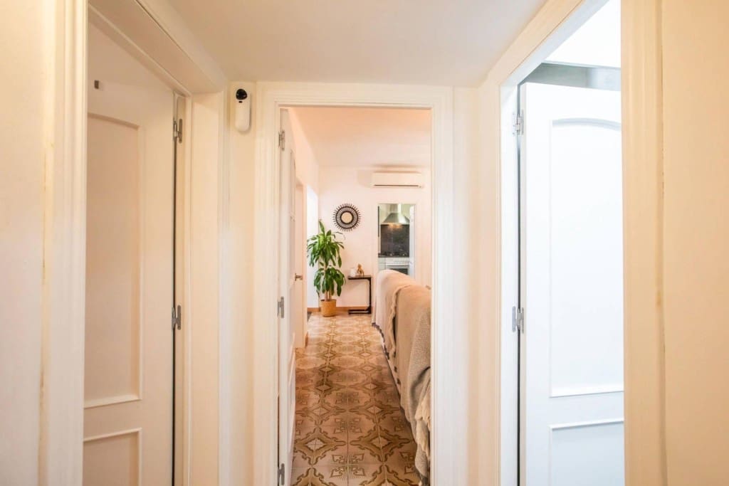 3 bedroom Apartment for sale in Barcelona city - € 260,000 (Ref: 9714818)