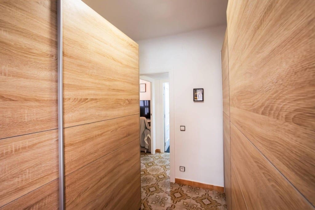 3 bedroom Apartment for sale in Barcelona city - € 260,000 (Ref: 9714818)