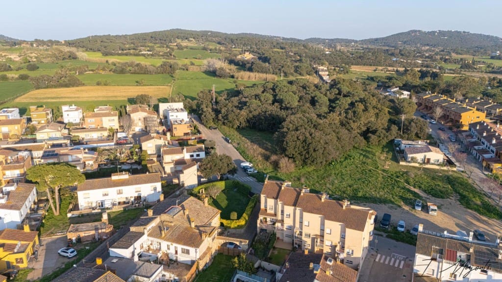 5 bedroom Villa for sale in Calella de Palafrugell with garage - € 445,000 (Ref: 9714820)