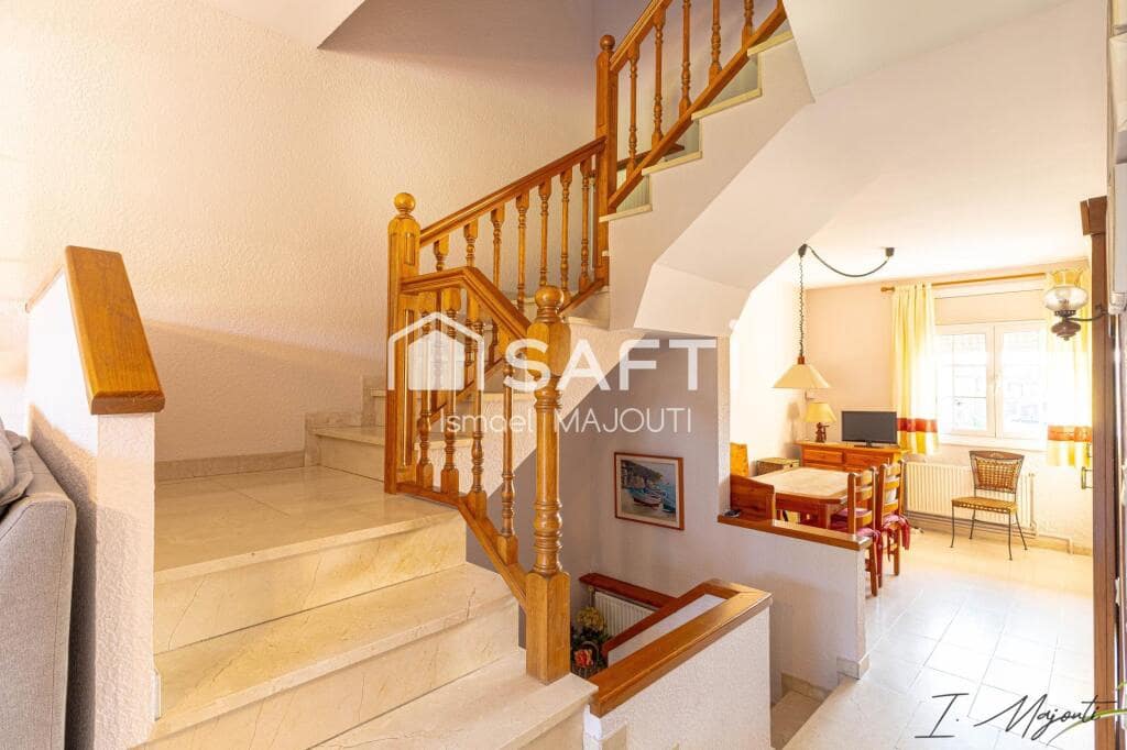 5 bedroom Villa for sale in Calella de Palafrugell with garage - € 445,000 (Ref: 9714820)