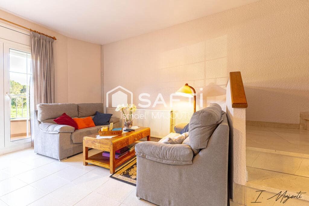 5 bedroom Villa for sale in Calella de Palafrugell with garage - € 445,000 (Ref: 9714820)