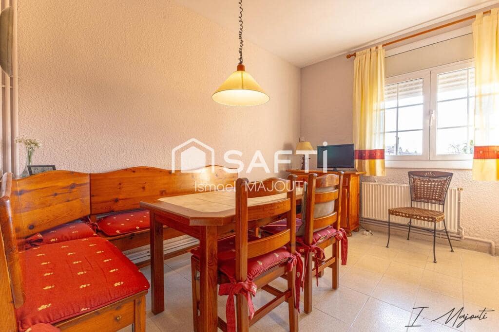 5 bedroom Villa for sale in Calella de Palafrugell with garage - € 445,000 (Ref: 9714820)