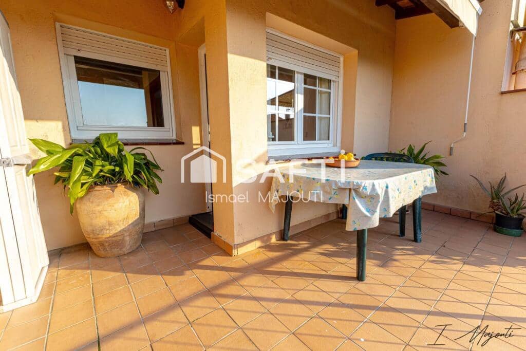 5 bedroom Villa for sale in Calella de Palafrugell with garage - € 445,000 (Ref: 9714820)