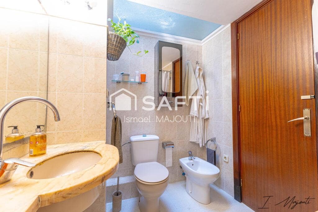 5 bedroom Villa for sale in Calella de Palafrugell with garage - € 445,000 (Ref: 9714820)
