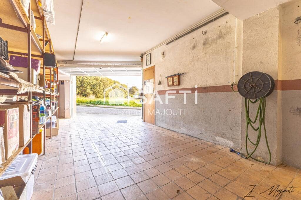 5 bedroom Villa for sale in Calella de Palafrugell with garage - € 445,000 (Ref: 9714820)