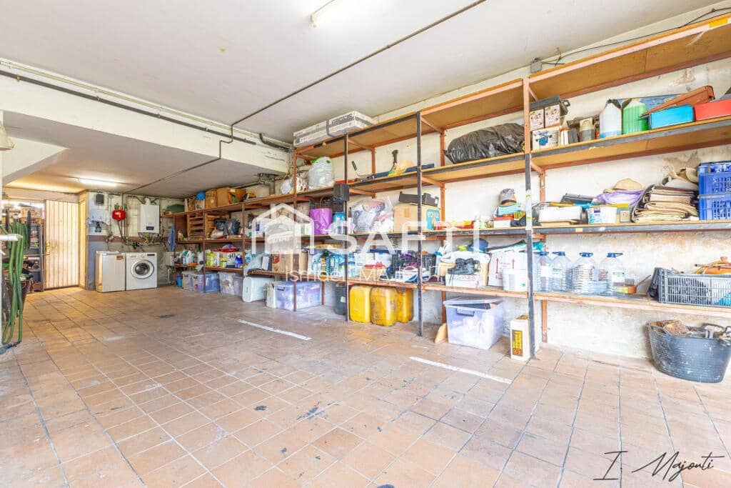 5 bedroom Villa for sale in Calella de Palafrugell with garage - € 445,000 (Ref: 9714820)
