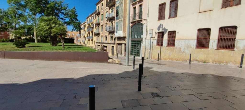 Commercial for sale in Tarragona city - € 100,000 (Ref: 9714823)