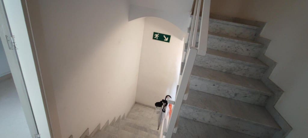 Commercial for sale in Tarragona city - € 100,000 (Ref: 9714823)