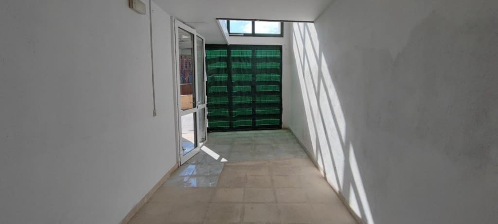 Commercial for sale in Tarragona city - € 100,000 (Ref: 9714823)