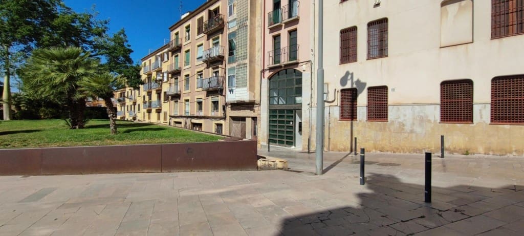 Commercial for sale in Tarragona city - € 100,000 (Ref: 9714823)