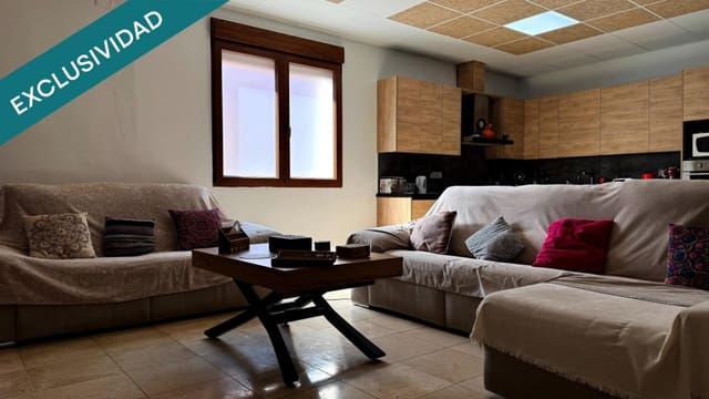 Chalet de 4 habitaciones en Pinoso en venta con garaje - 244.900 € (Ref: 9714824)