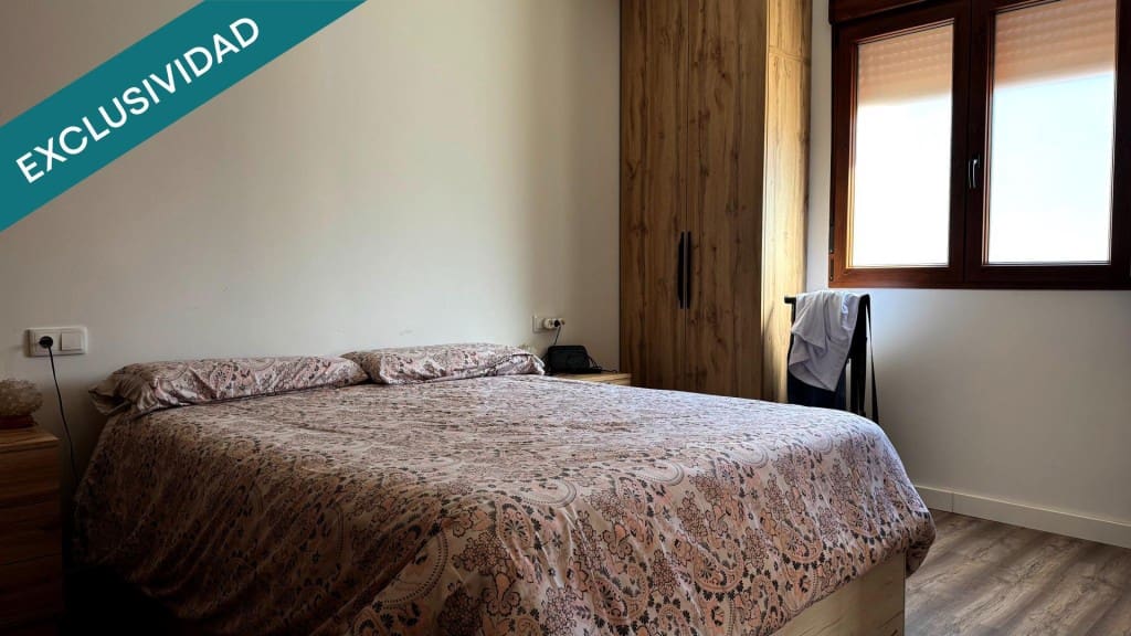 Chalet de 4 habitaciones en Pinoso en venta con garaje - 244.900 € (Ref: 9714824)