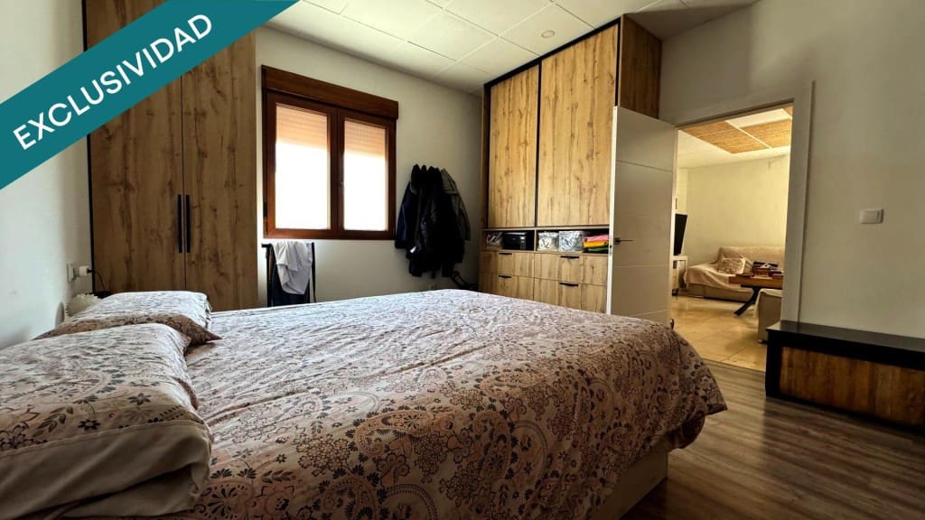 Chalet de 4 habitaciones en Pinoso en venta con garaje - 244.900 € (Ref: 9714824)