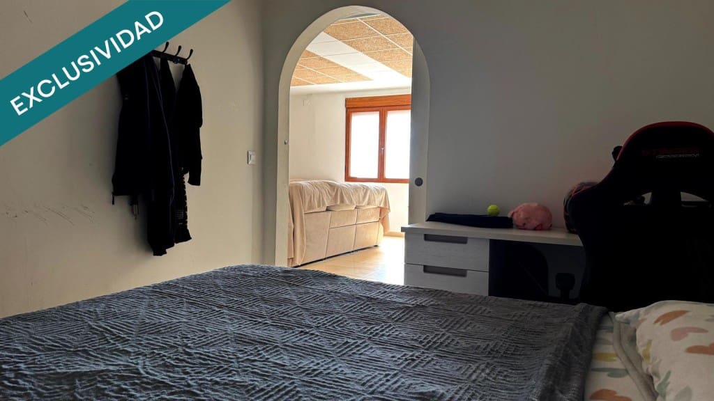 Chalet de 4 habitaciones en Pinoso en venta con garaje - 244.900 € (Ref: 9714824)