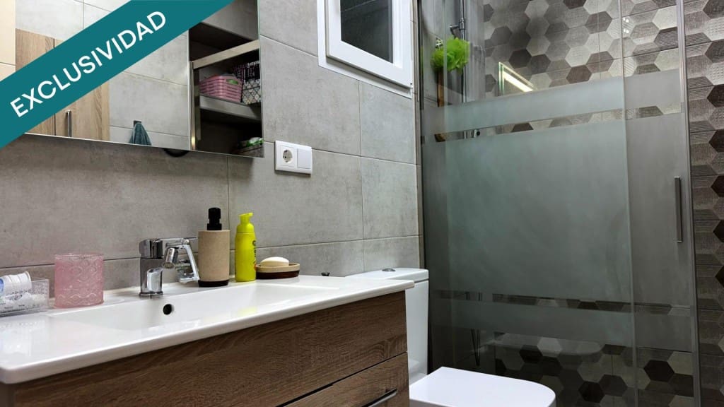 Chalet de 4 habitaciones en Pinoso en venta con garaje - 244.900 € (Ref: 9714824)