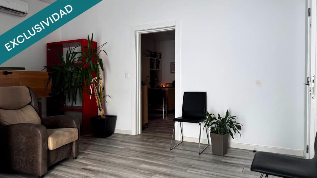 Chalet de 4 habitaciones en Pinoso en venta con garaje - 244.900 € (Ref: 9714824)