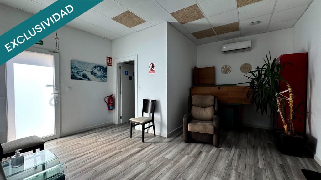 Chalet de 4 habitaciones en Pinoso en venta con garaje - 244.900 € (Ref: 9714824)