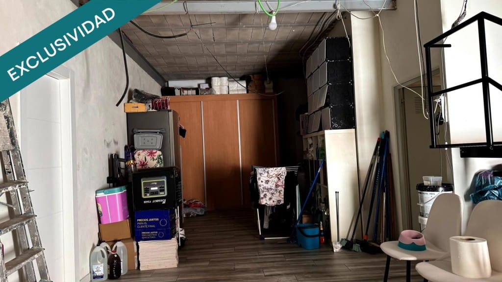 Chalet de 4 habitaciones en Pinoso en venta con garaje - 244.900 € (Ref: 9714824)