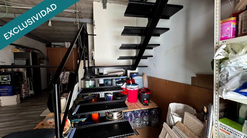 Chalet de 4 habitaciones en Pinoso en venta con garaje - 244.900 € (Ref: 9714824)