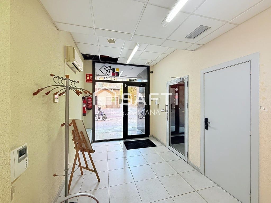 Biuro na sprzedaż w Sant Andreu de la Barca - 315 000 € (Ref: 9714825)