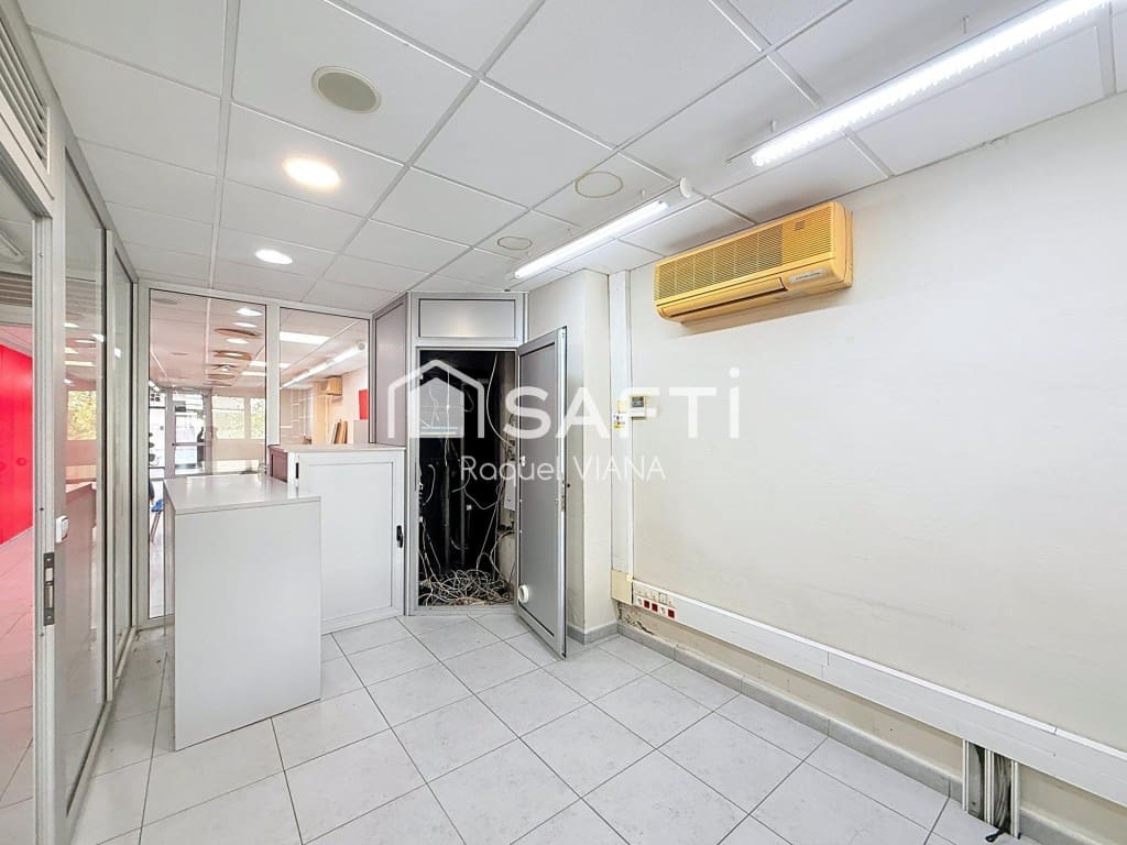 Biuro na sprzedaż w Sant Andreu de la Barca - 315 000 € (Ref: 9714825)