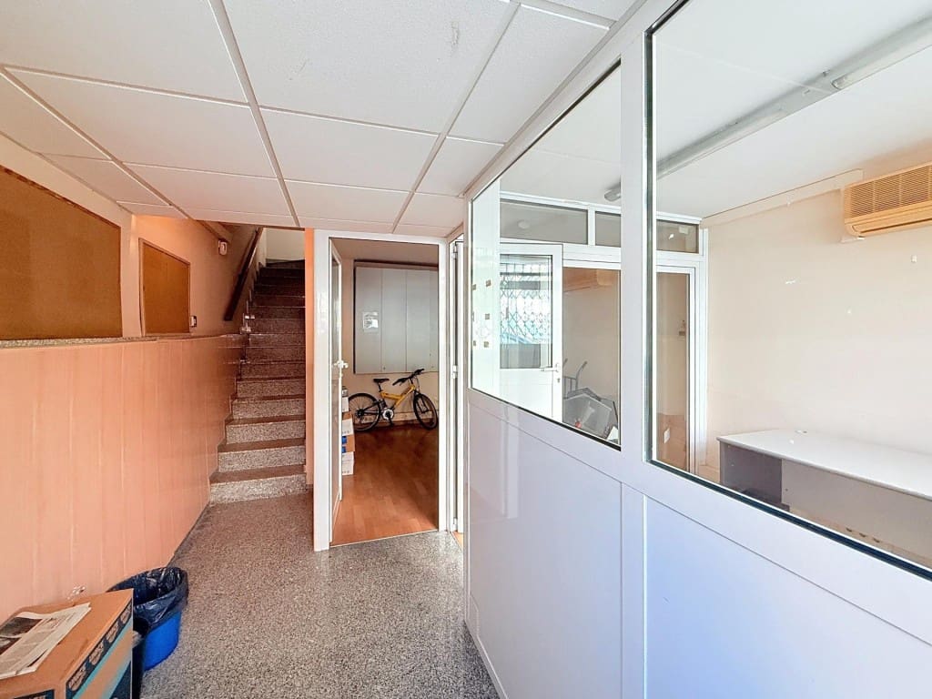 Biuro na sprzedaż w Sant Andreu de la Barca - 315 000 € (Ref: 9714825)