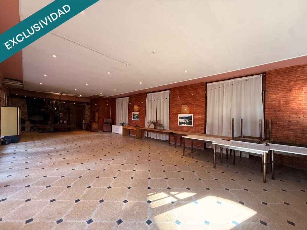 Büro zu verkaufen in Darnius - 2.970.000 € (Ref: 9714827)