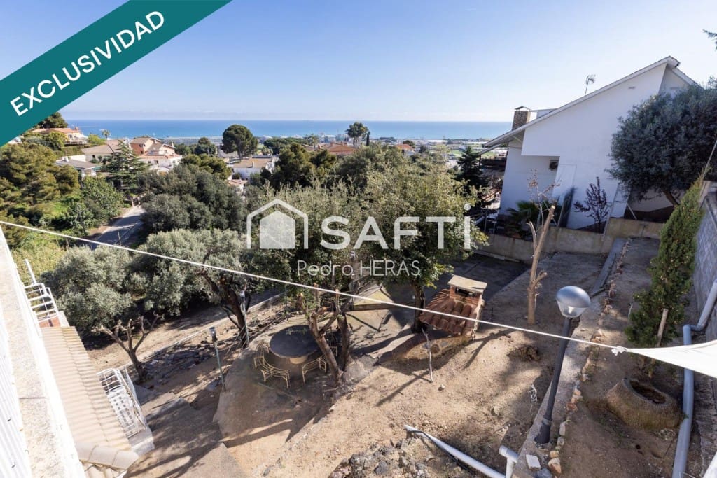 4 soveværelse Villa til salg i Santa Susanna med swimmingpool garage - € 995.000 (Ref: 9719799)