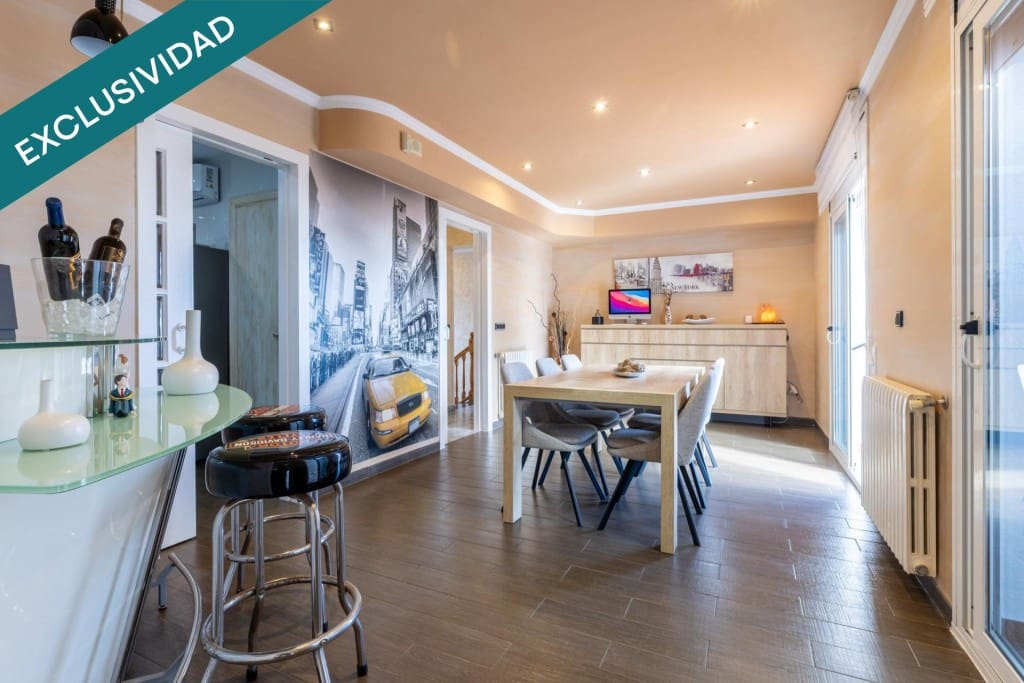 4 soveværelse Villa til salg i Santa Susanna med swimmingpool garage - € 995.000 (Ref: 9719799)