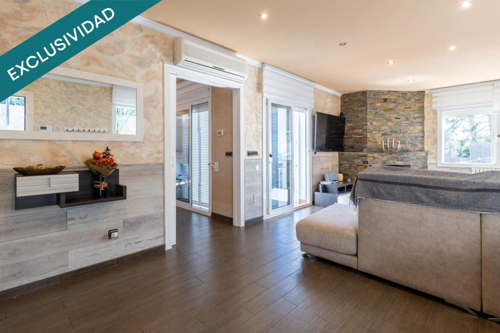 4 soveværelse Villa til salg i Santa Susanna med swimmingpool garage - € 995.000 (Ref: 9719799)