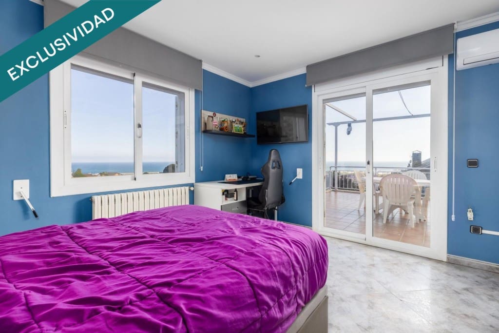 4 soveværelse Villa til salg i Santa Susanna med swimmingpool garage - € 995.000 (Ref: 9719799)