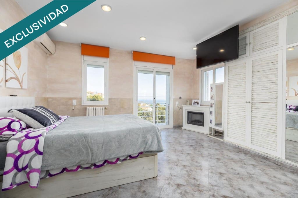 4 soveværelse Villa til salg i Santa Susanna med swimmingpool garage - € 995.000 (Ref: 9719799)