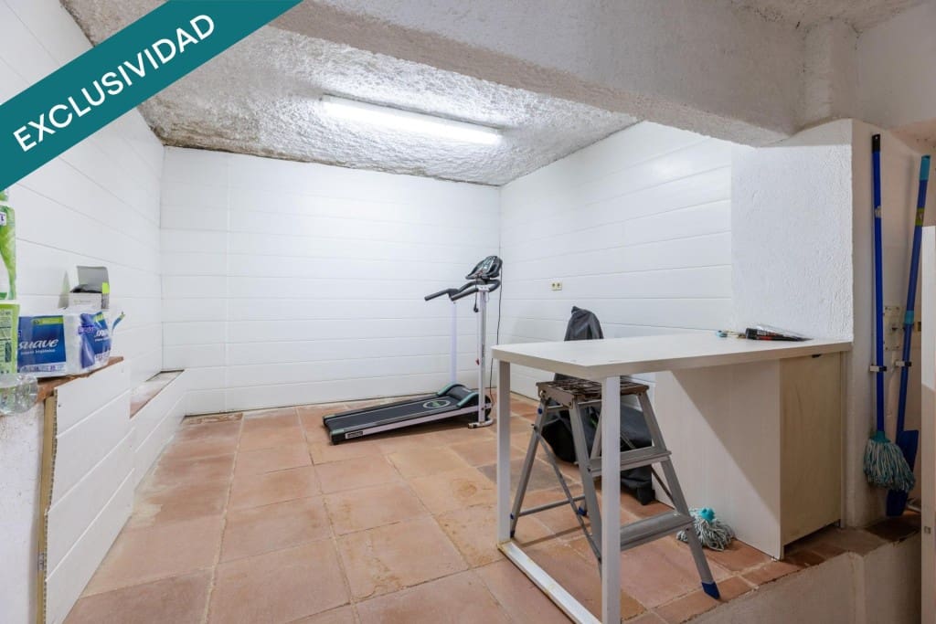 4 soveværelse Villa til salg i Santa Susanna med swimmingpool garage - € 995.000 (Ref: 9719799)