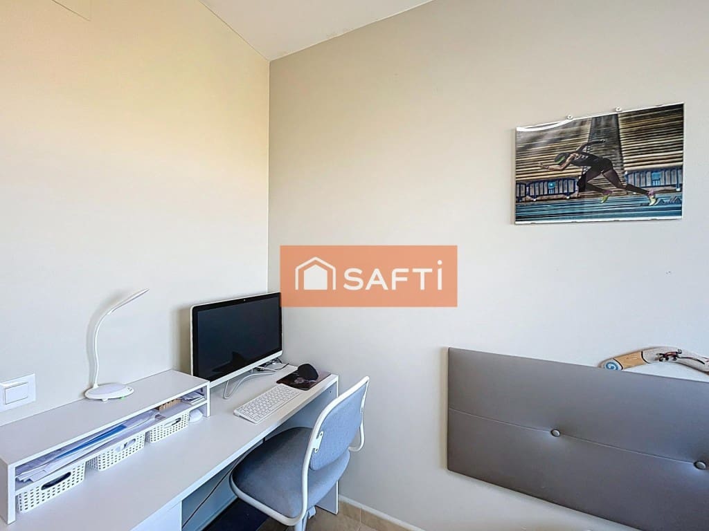 5 bedroom Villa for sale in Pacs del Penedes with pool garage - € 450,000 (Ref: 9719801)