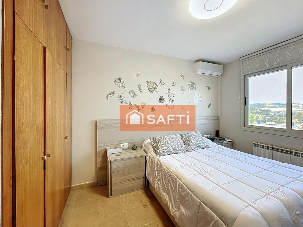 5 bedroom Villa for sale in Pacs del Penedes with pool garage - € 450,000 (Ref: 9719801)