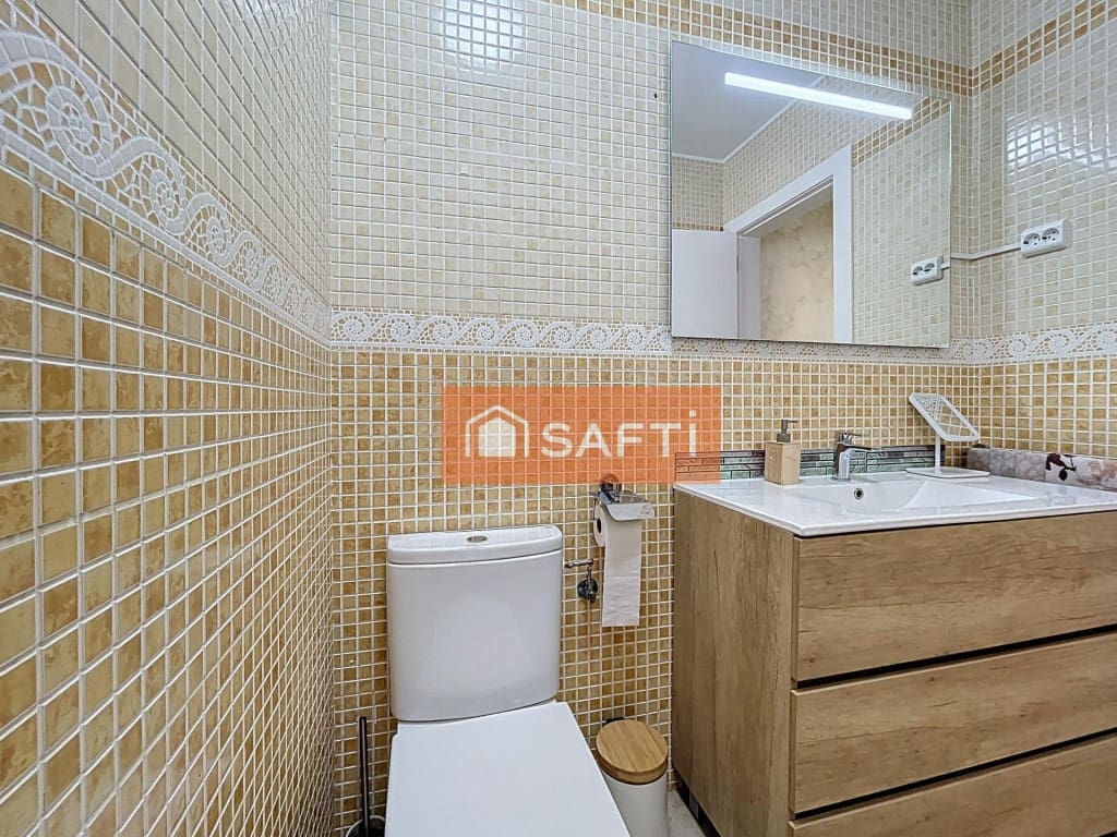 5 bedroom Villa for sale in Pacs del Penedes with pool garage - € 450,000 (Ref: 9719801)