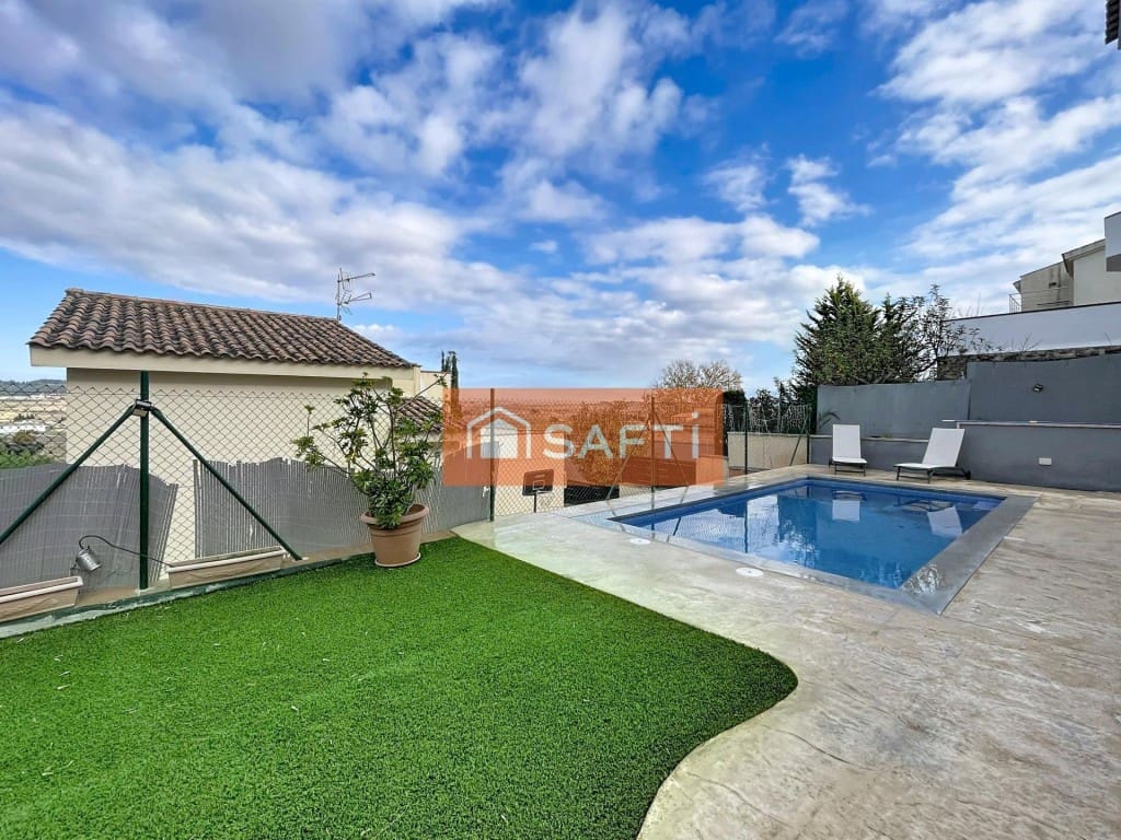 5 bedroom Villa for sale in Pacs del Penedes with pool garage - € 450,000 (Ref: 9719801)