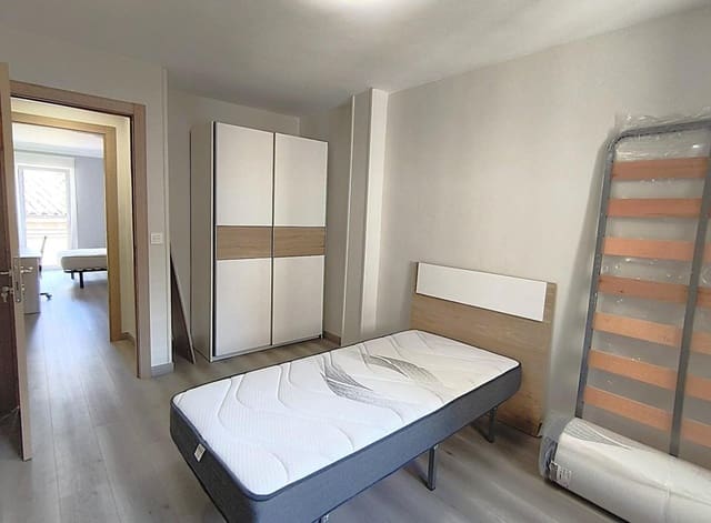 4 sovrum Lägenhet till salu i Huesca stad - 220 000 € (Ref: 9719802)