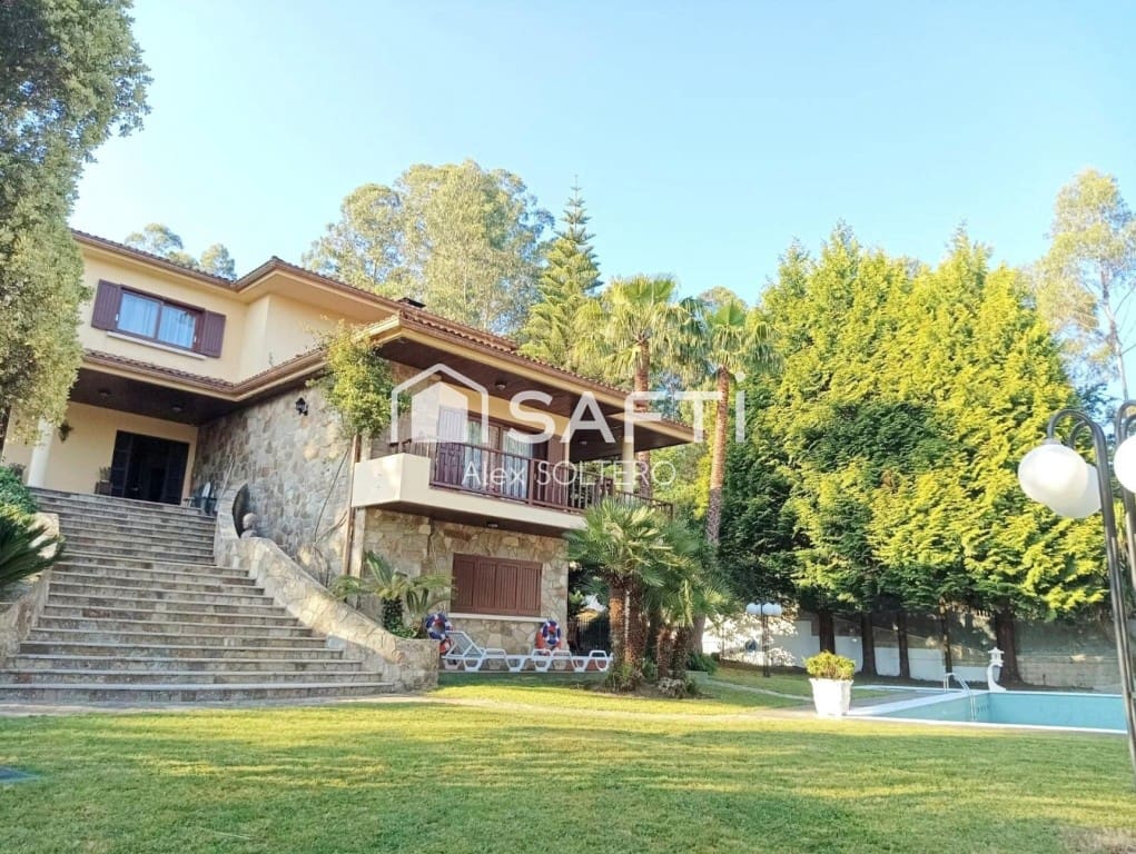 6 bedroom Villa for sale in Gondomar with pool garage - € 695,000 (Ref: 9719805)