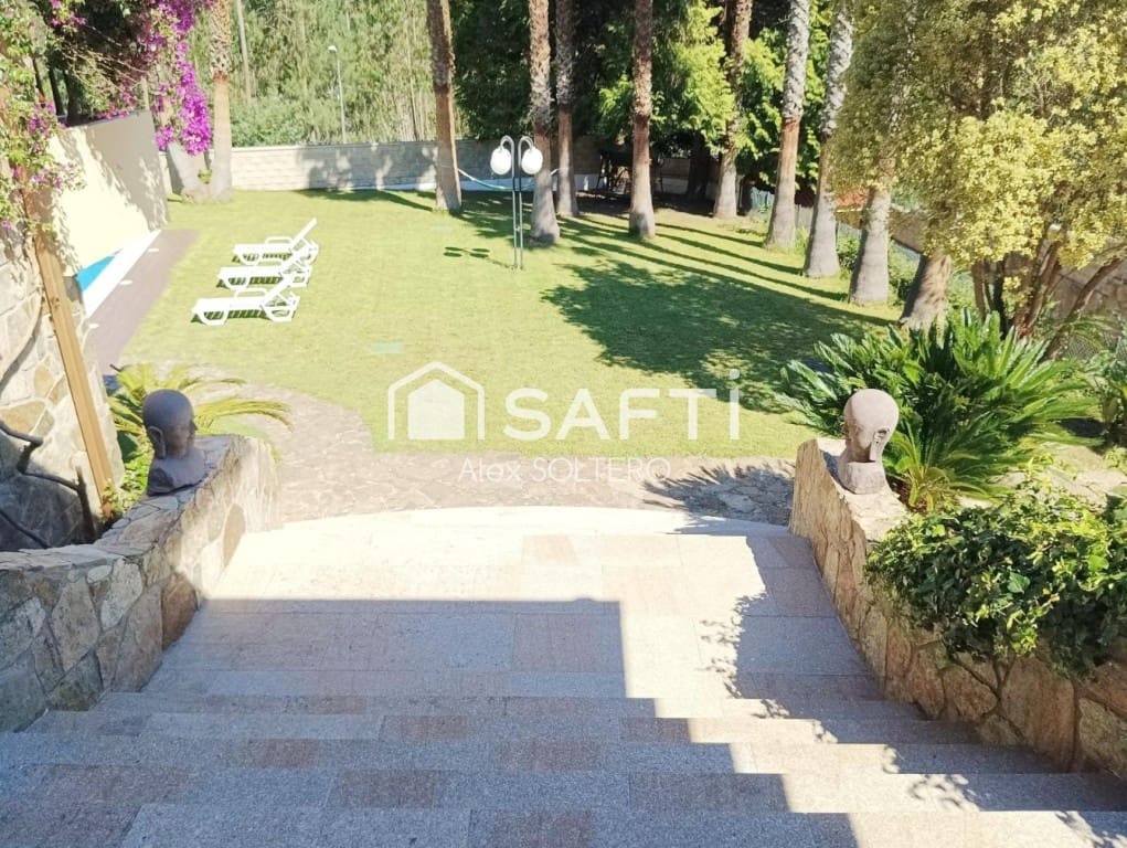 6 bedroom Villa for sale in Gondomar with pool garage - € 695,000 (Ref: 9719805)