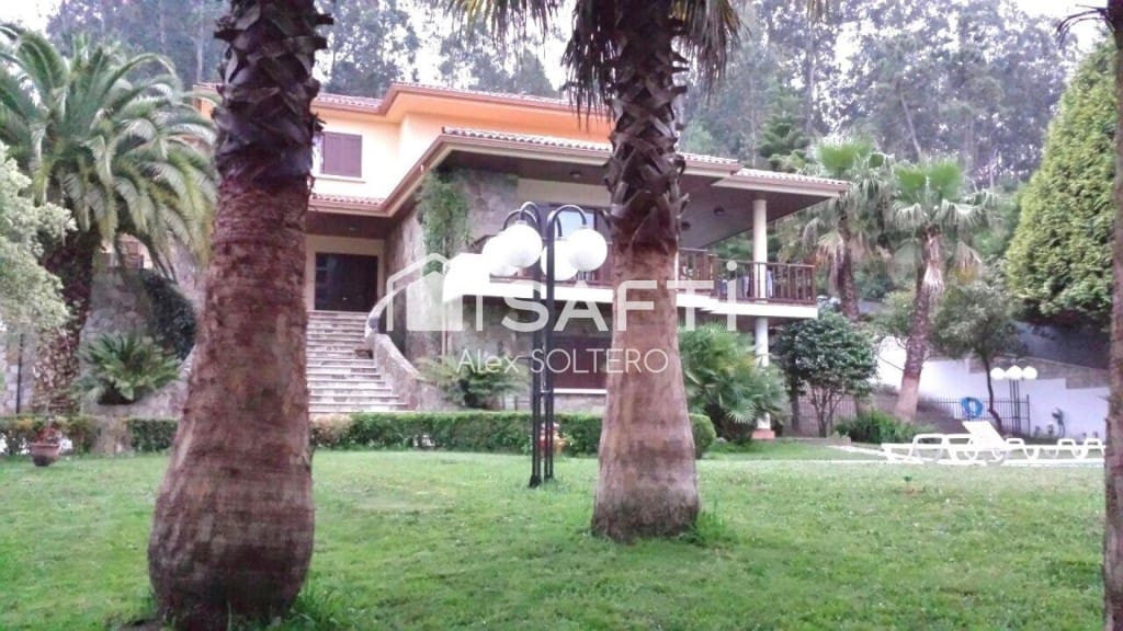 6 bedroom Villa for sale in Gondomar with pool garage - € 695,000 (Ref: 9719805)